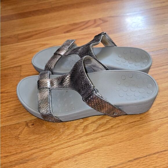 Vionic Ellie Silver Slip On Sandals Womans Size 9.5 - Picture 3 of 6
